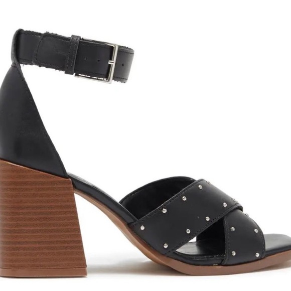 Vince Camuto Nilambie Studded Ankle Strap Sandal In Black Soft Silky Leather sz9 - Picture 2 of 6